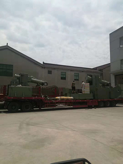 山鋼集團380噸鐵水包液壓傾翻發(fā)貨出廠